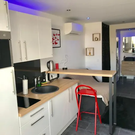 Cap D' Naturiste Port Nature