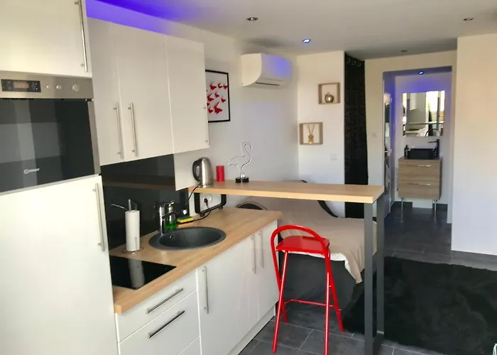 Cap D' Naturiste Port Nature